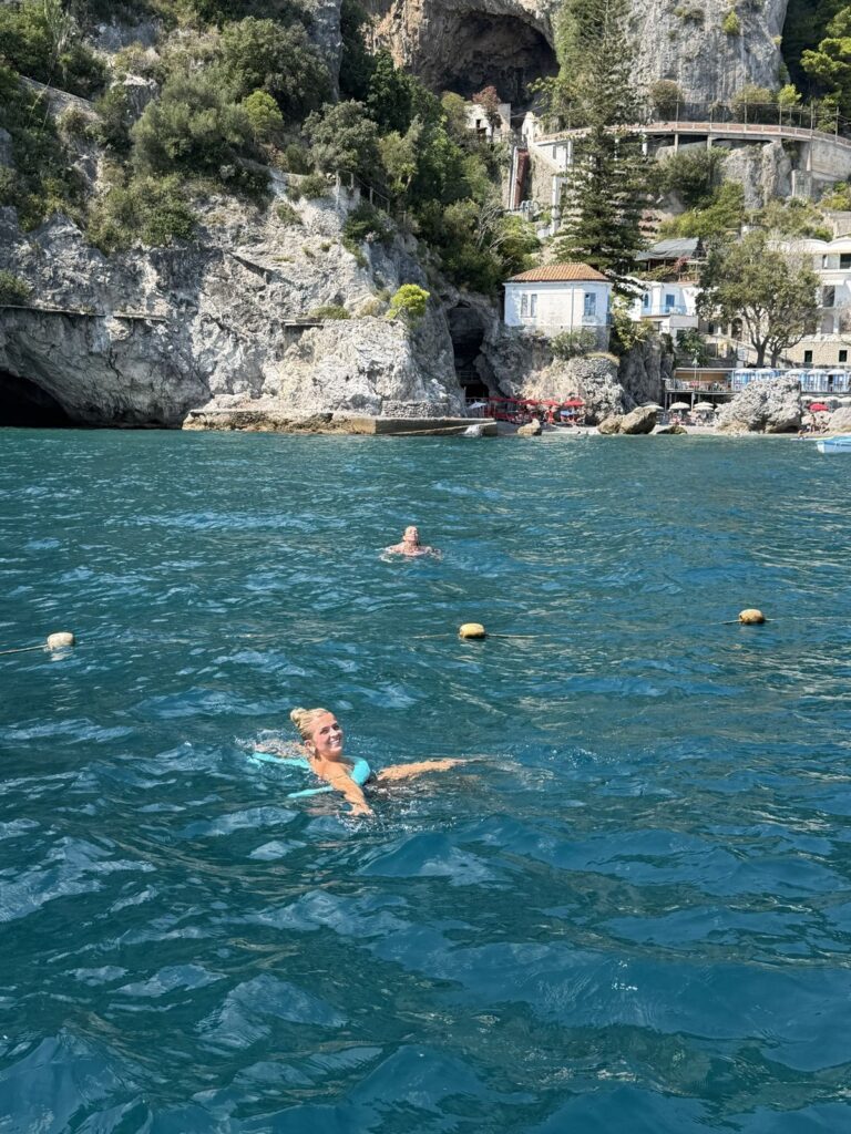 Bagno sotto la Costiera Amalfitana