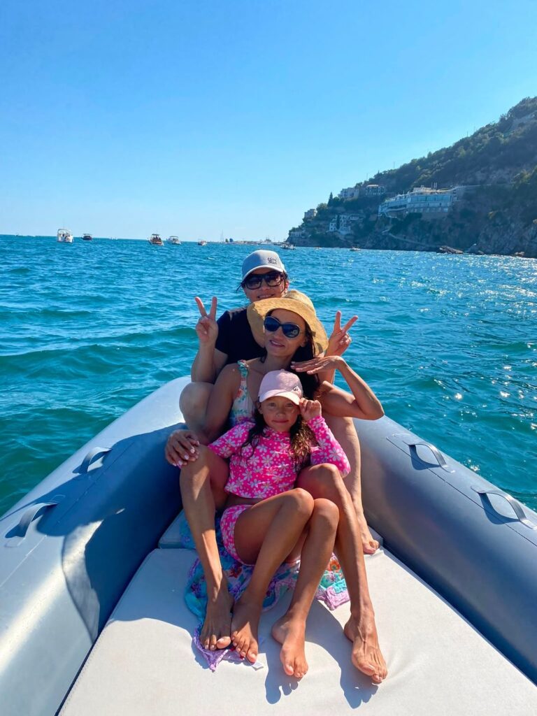 Famiglia in gommone Costiera Amalfitana
